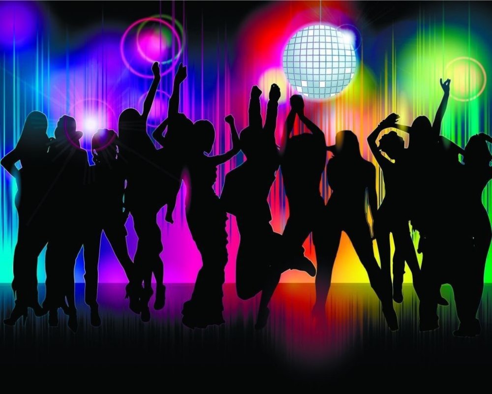 Танцующие люди в клубе