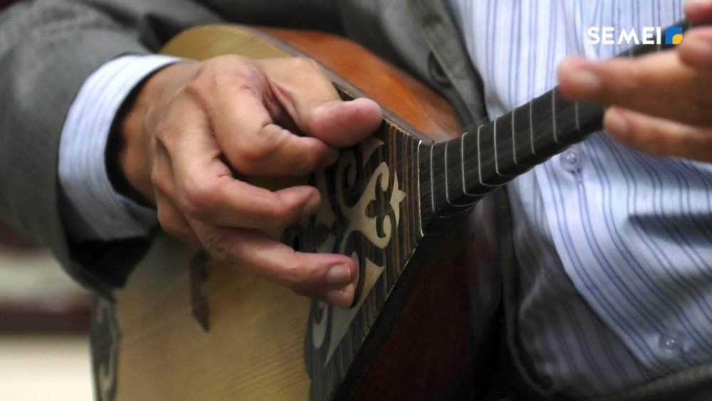 Составные части домбры