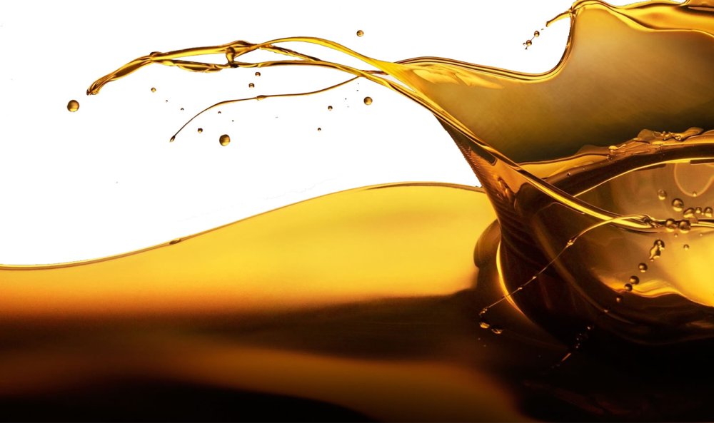 Брызги моторного масла