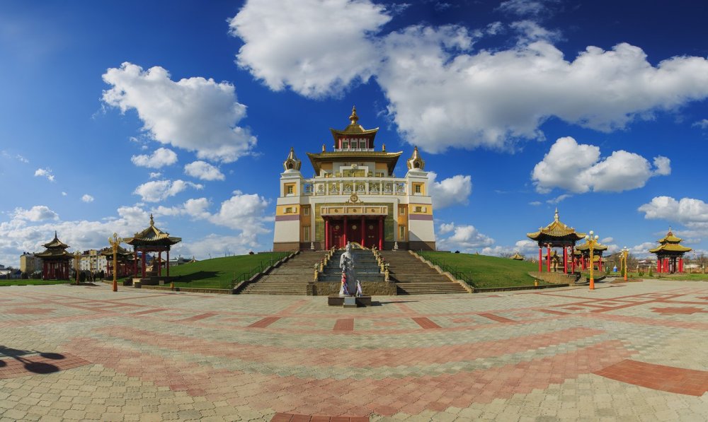 Элиста достопримечательности Золотая обитель Будды Шакьямуни