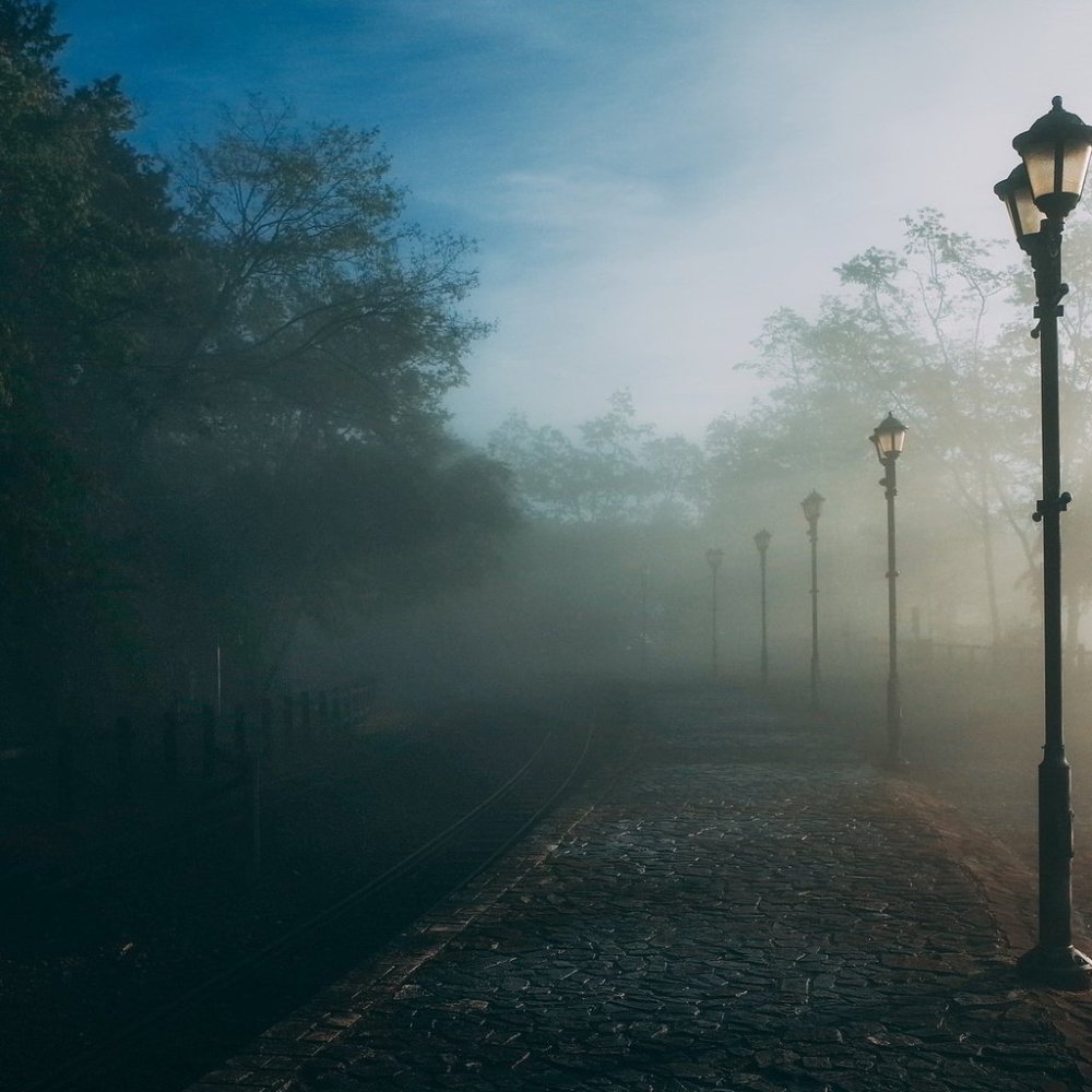 Заброшенный город в тумане