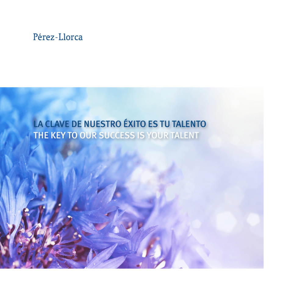 Нежный васильковый фон