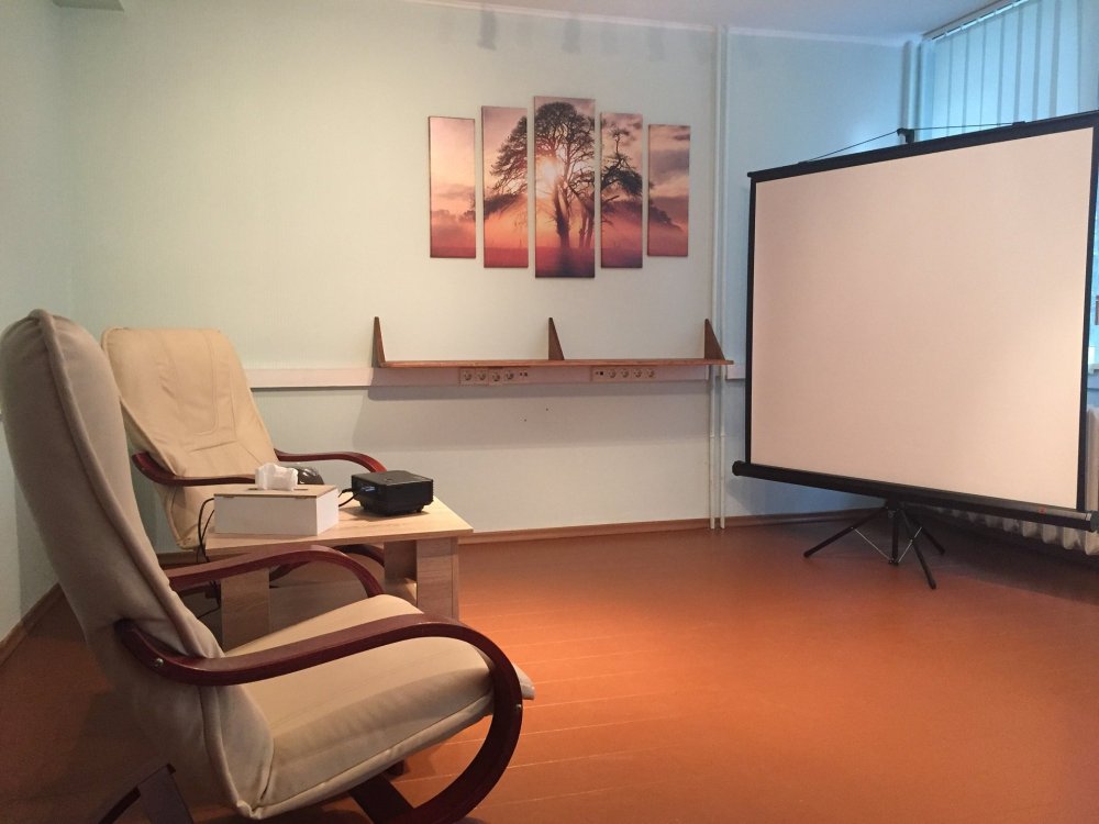 Красивый цвет стен в кабинете