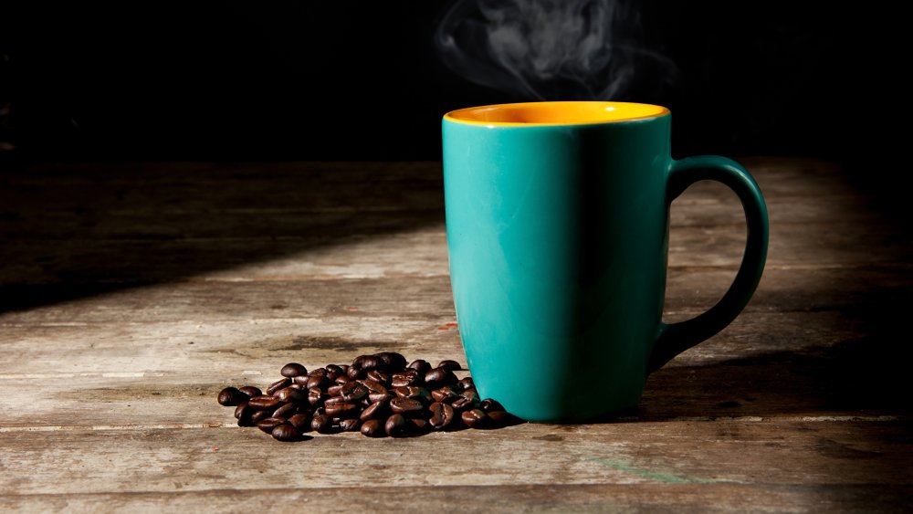 Чашка кофе с паром