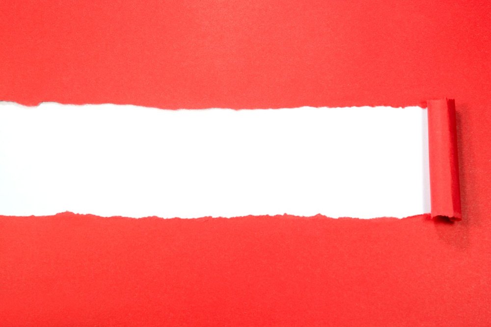 Красная рваная бумага