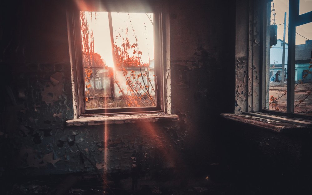 Мрачное окно