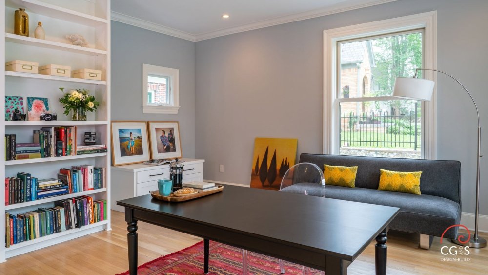 Окно в офисе