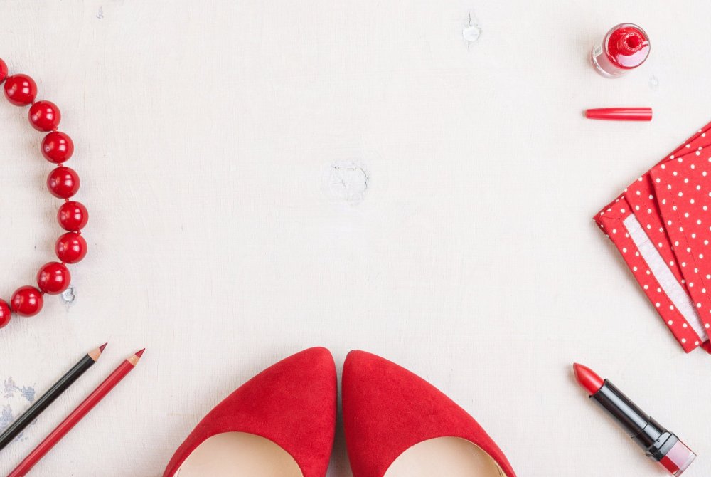 Красные женские штучки