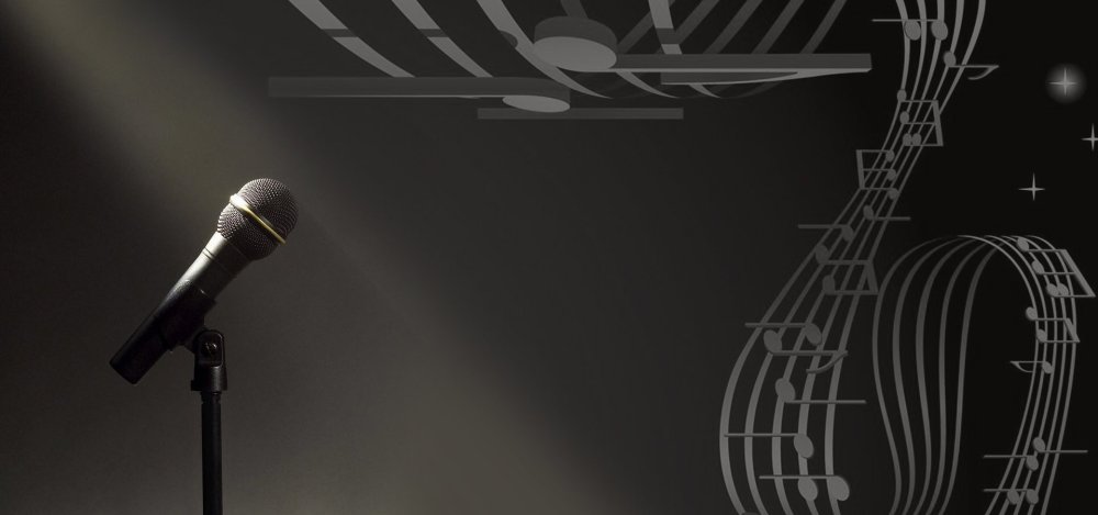 Фон с микрофоном и нотами