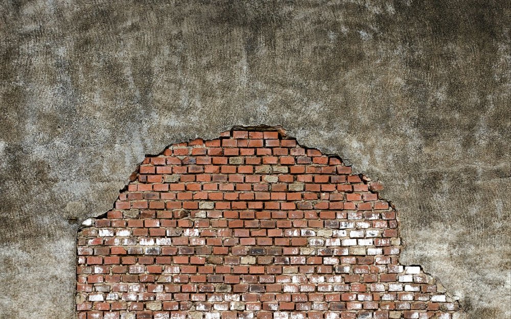 Кирпичная стена