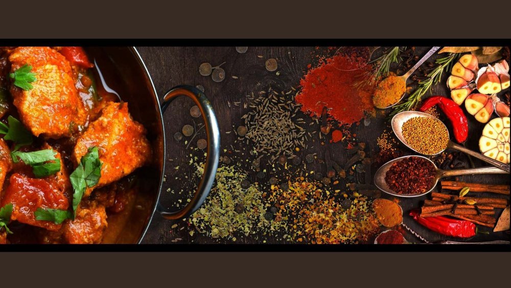 Узбекская кухня на темном фоне