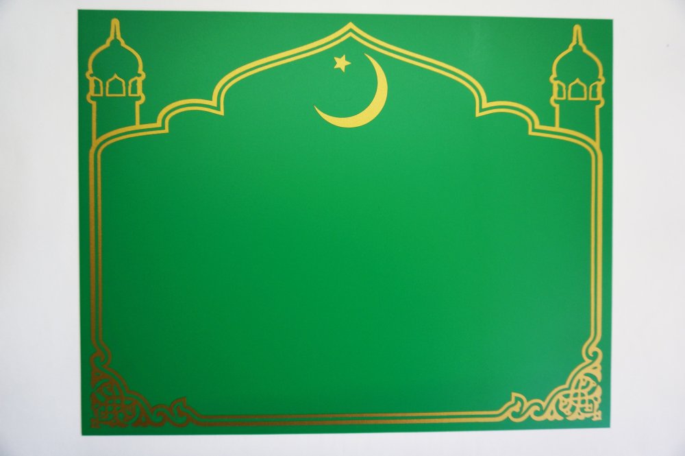 Золотой орнамент на зеленом фоне