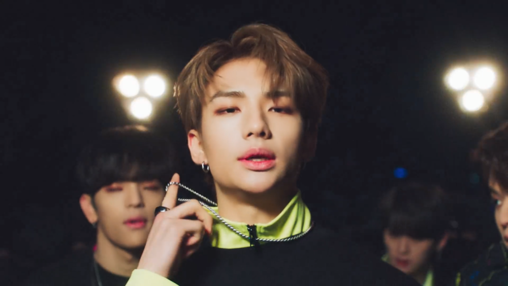 Stray Kids Хёнджин Gods menu