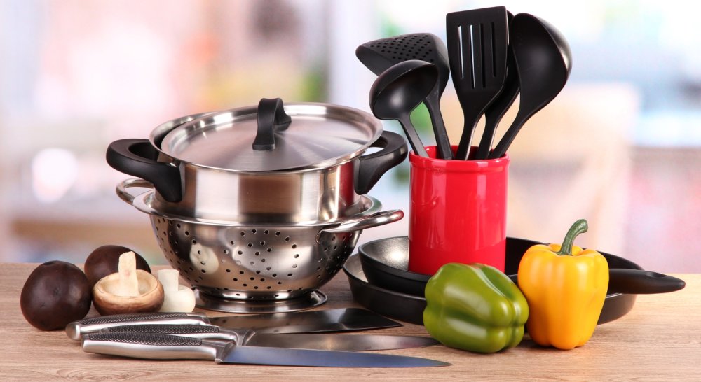 Посуда и кухонные принадлежности