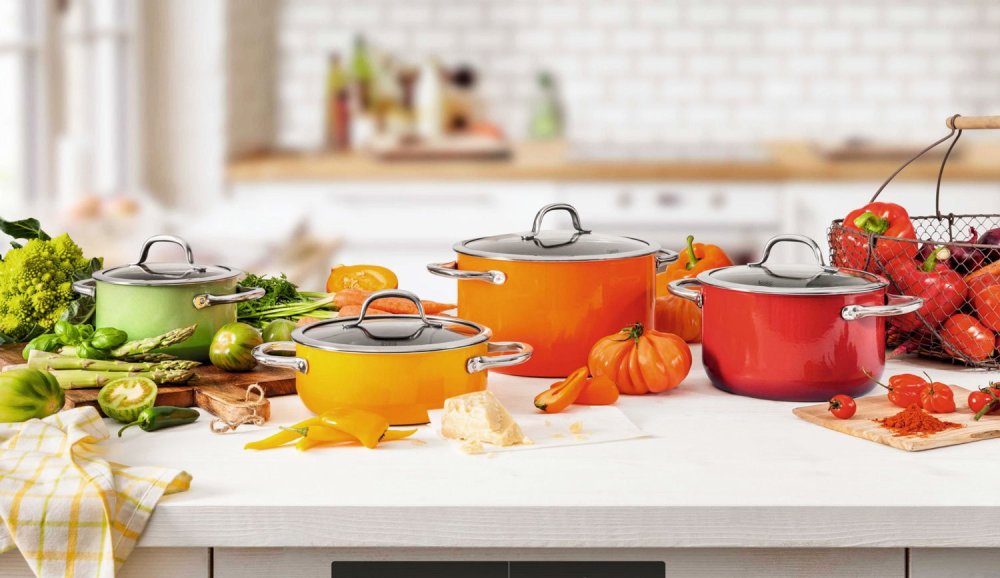 Чистая посуда на кухне