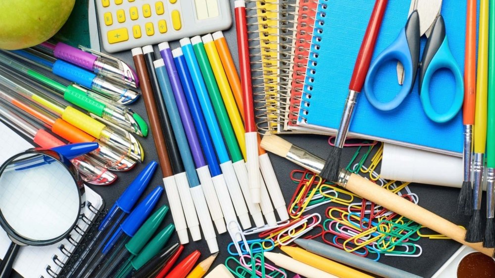 Школьные принадлежности