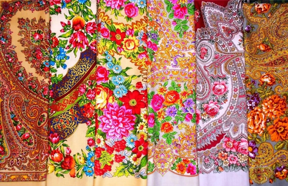 Ткань с павлопосадским узором