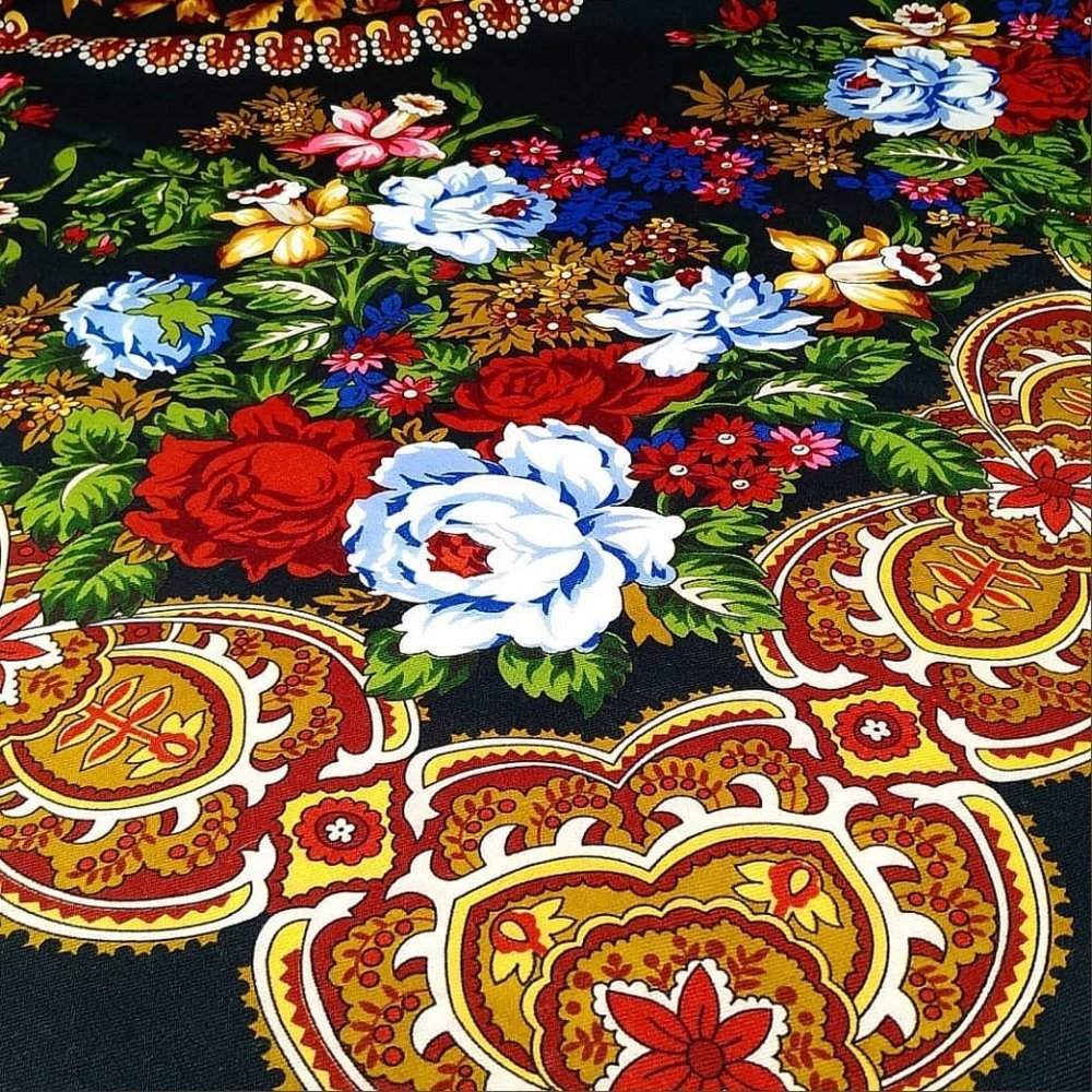 Павлопосадский платок белые розы