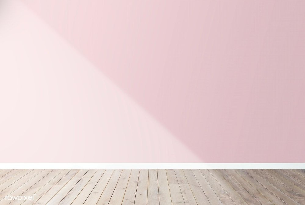 Розовая стена и пол
