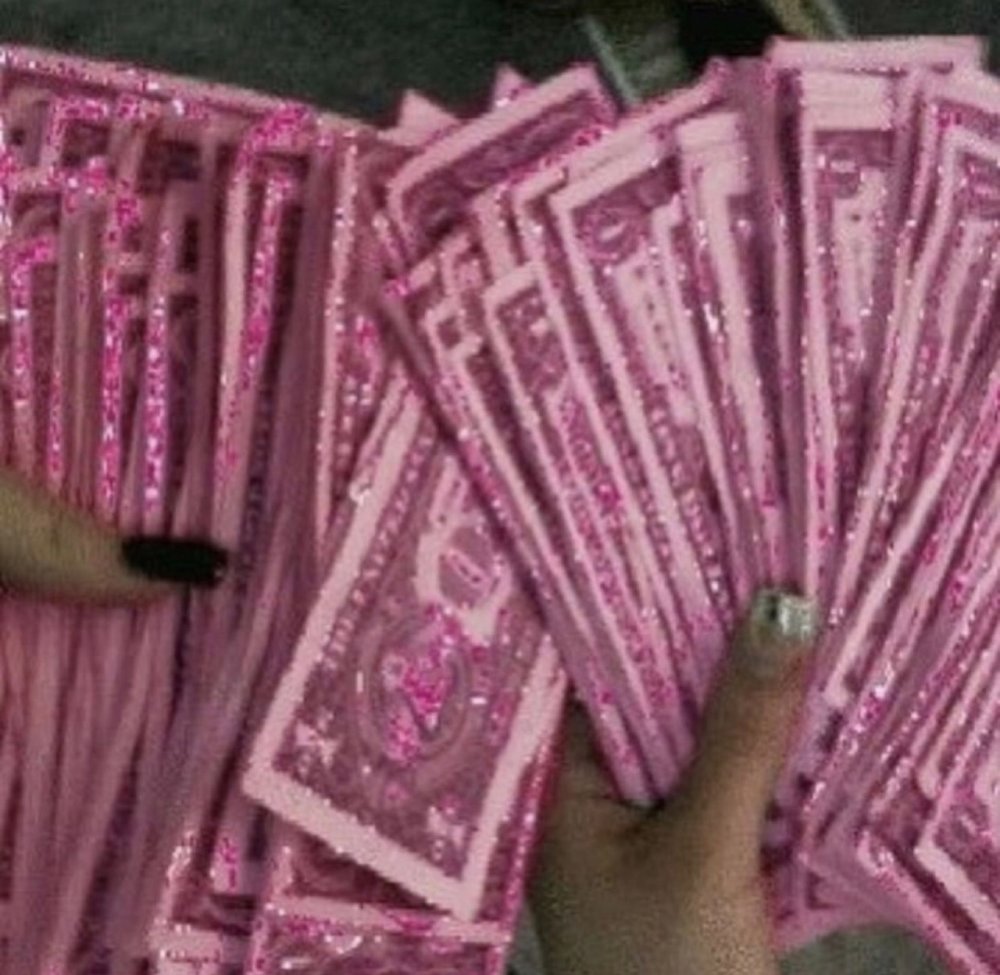 Фиолетовые деньги