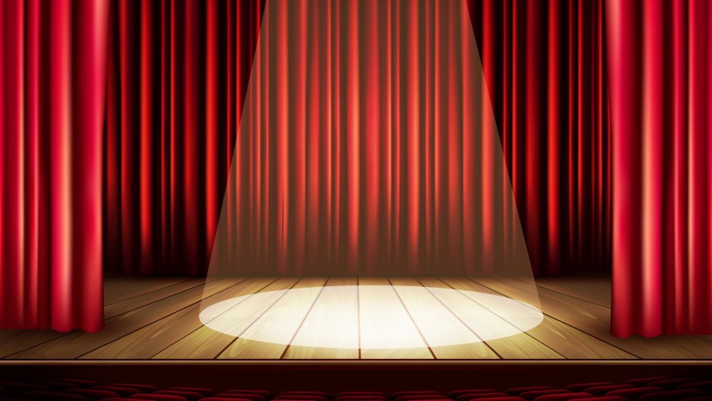 Открытый занавес