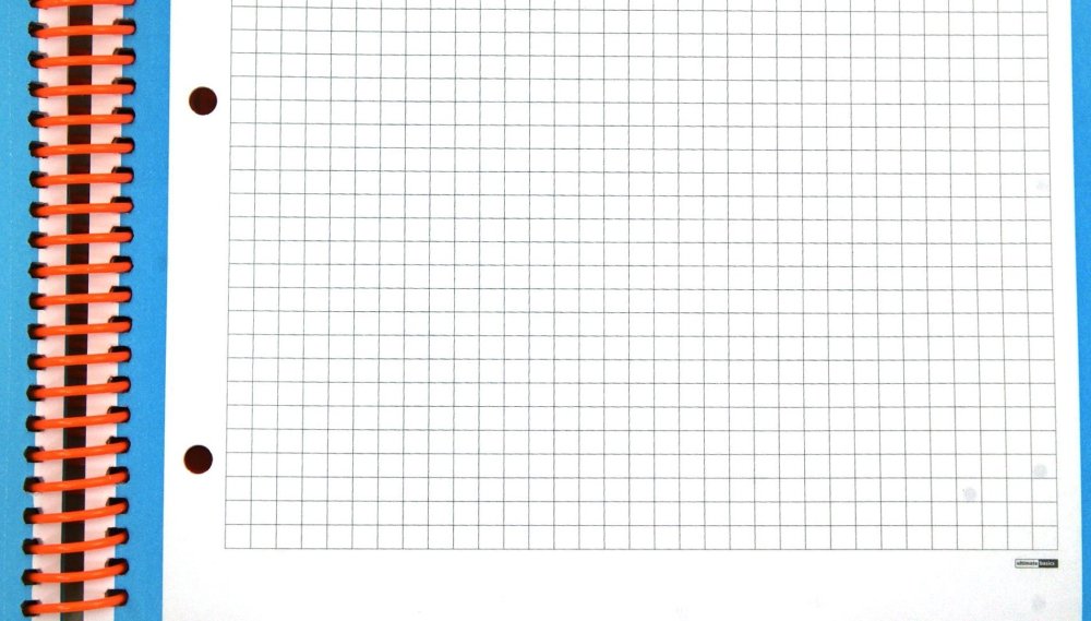 Тетрадный лист в клеточку