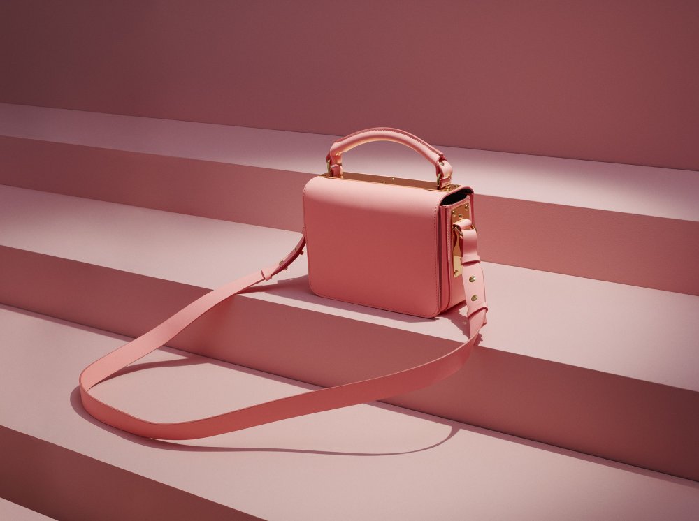 Съемка сумок в интерьере