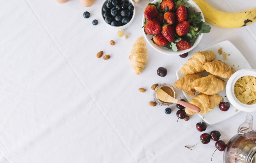 Стол с едой