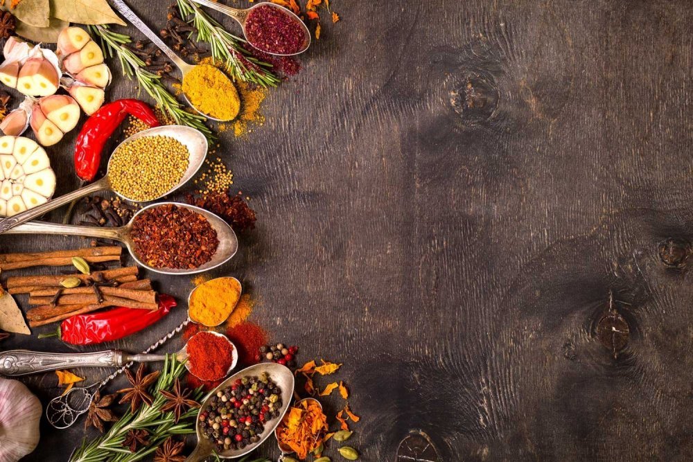Специи на столе