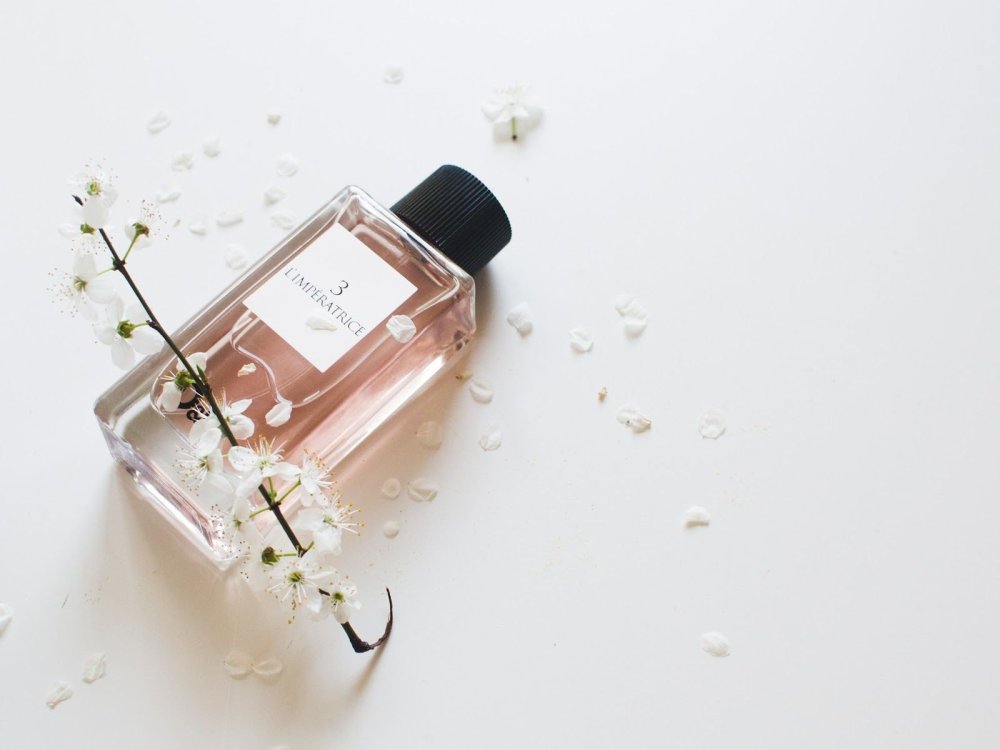 Духи 8 марта