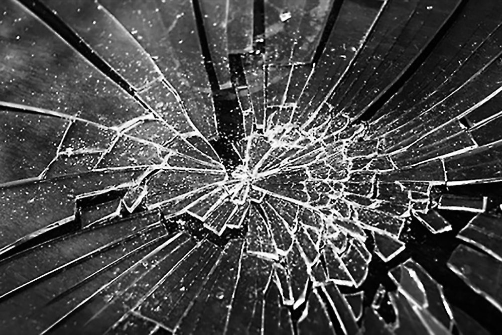 Сломанный экран телефона