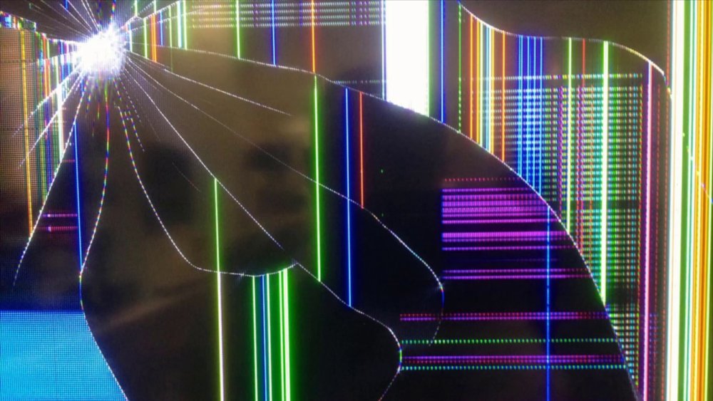 Разбитый экран телевизора