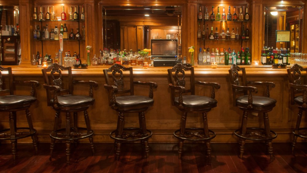 Старинная барная стойка