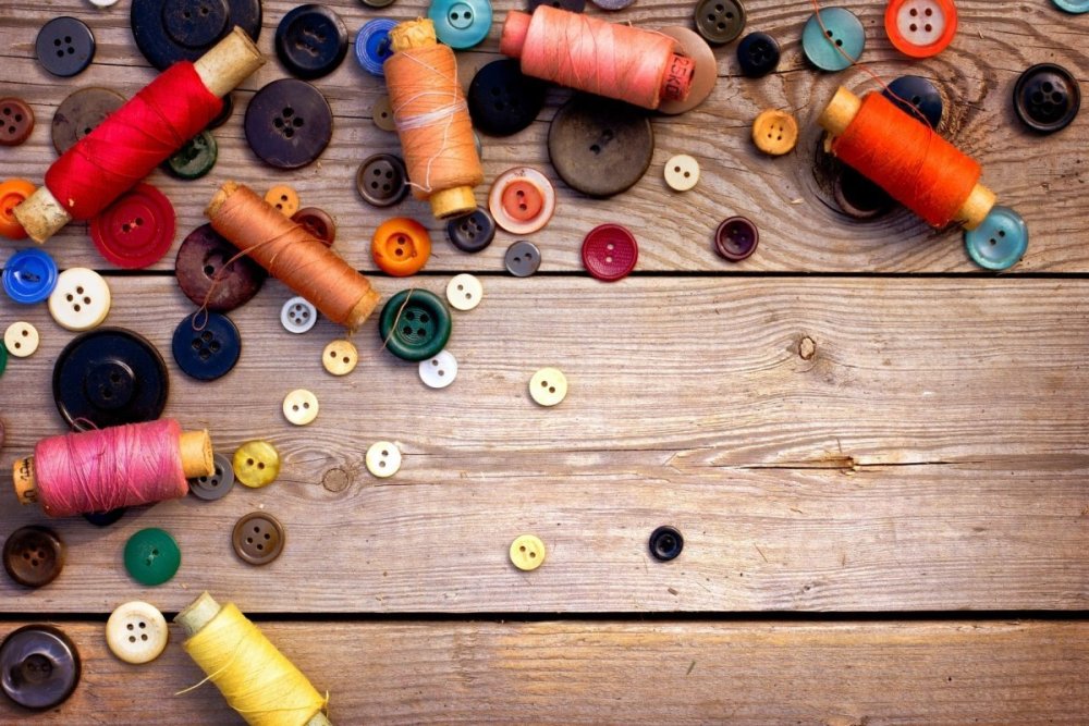 Пуговица с ниткой