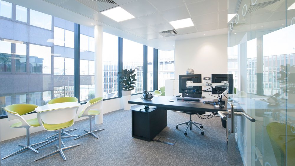 Офис с панорамными окнами