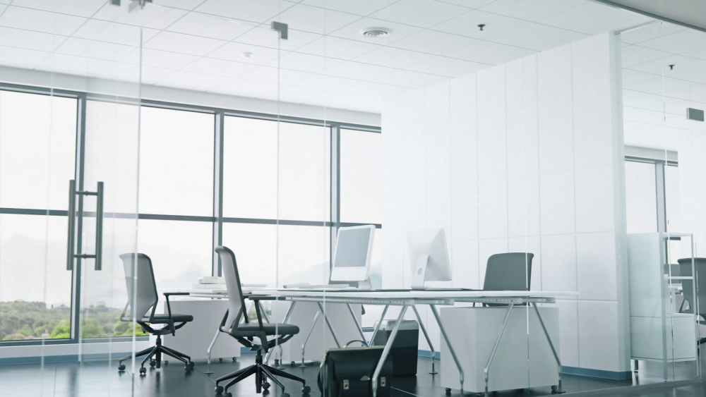 Окно в офисе