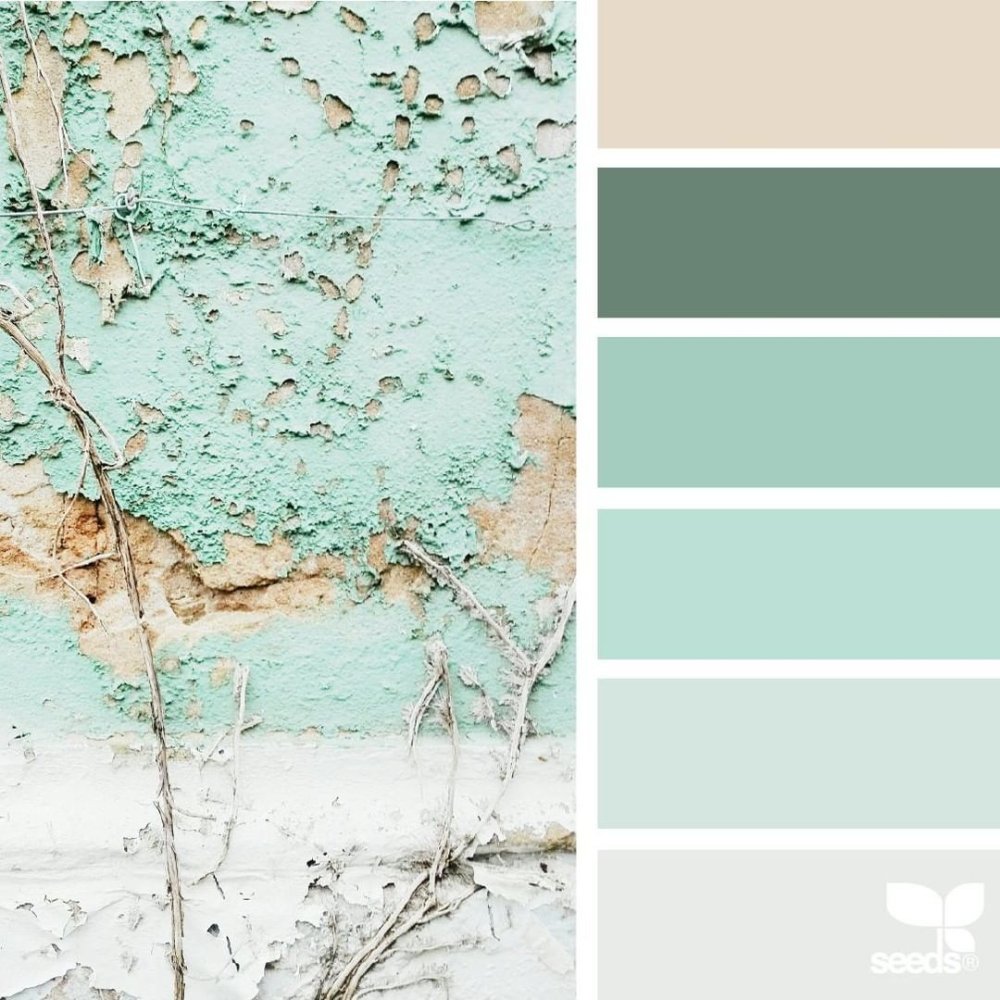 Бледно зеленый