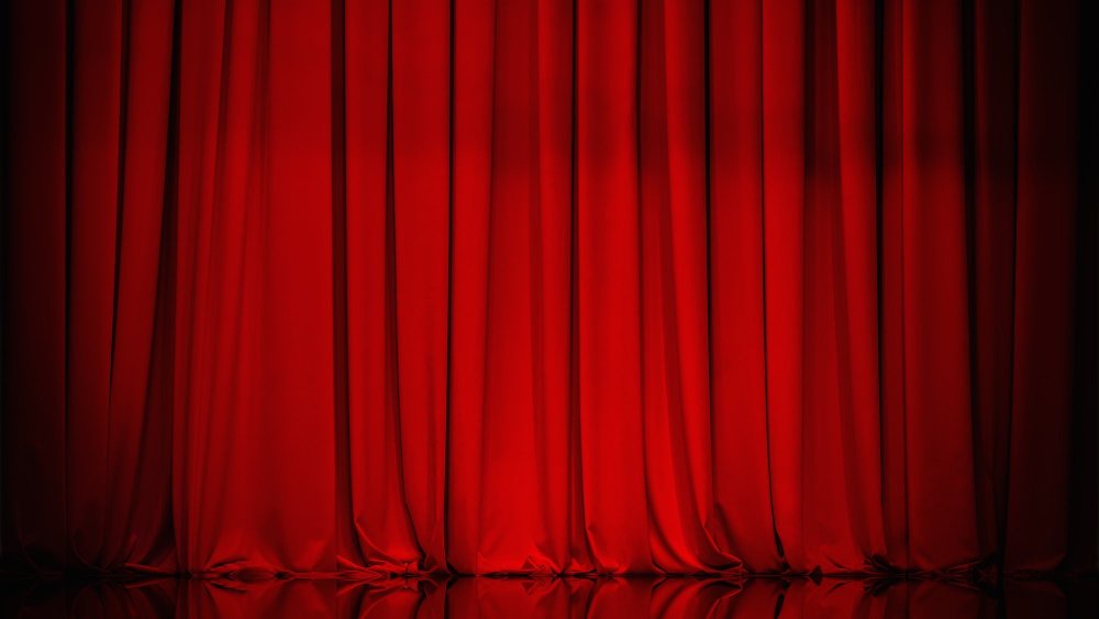 Сценический занавес