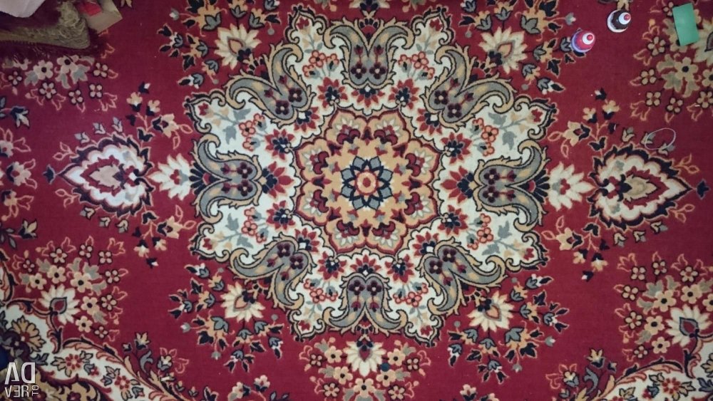 Красная мебель в интерьере гостиной