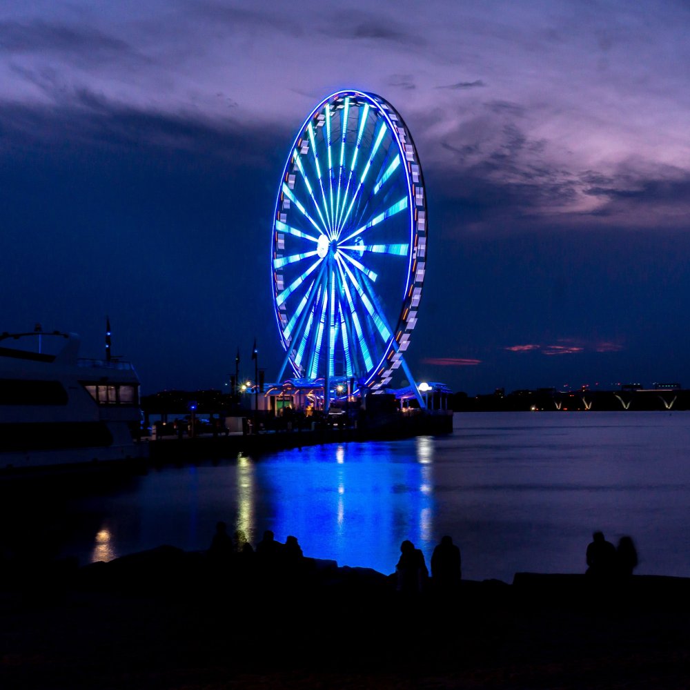 Евпатория колесо обозрения ночью
