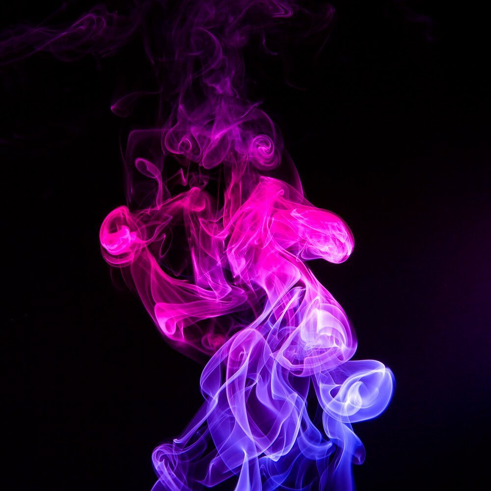 Дым на черном фоне