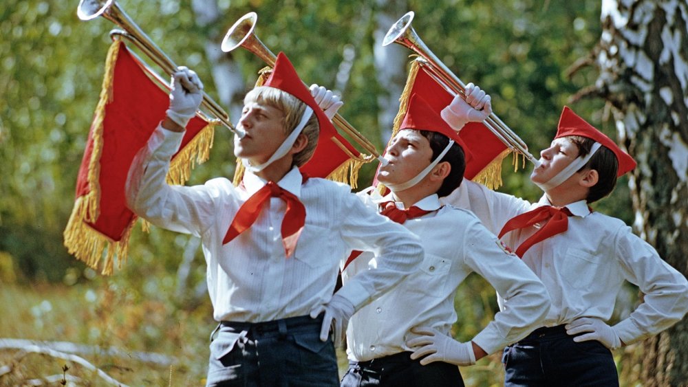 Знаменная группа пионеров СССР