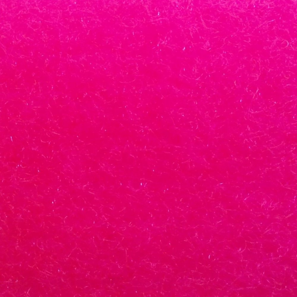 Ярко розовый цвет