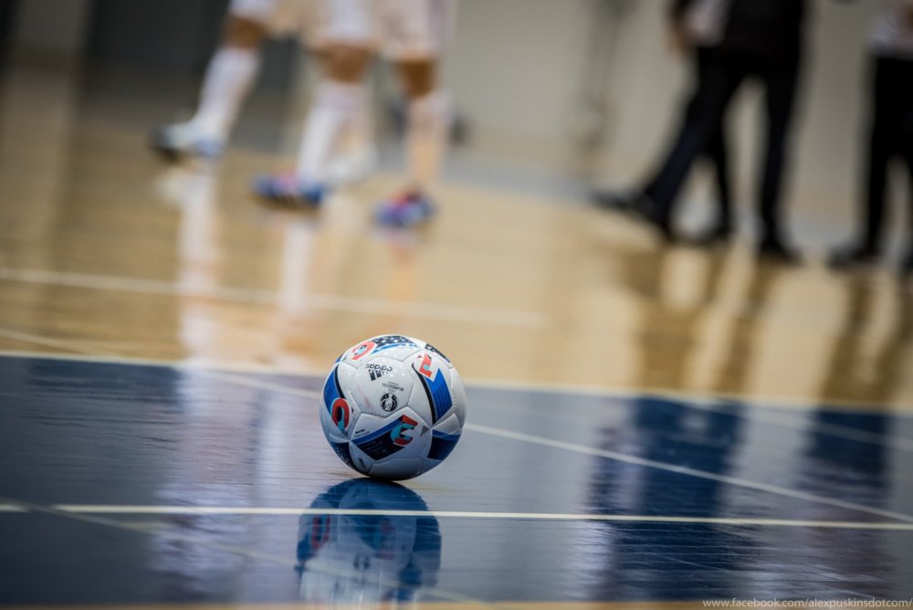 Мини футбол