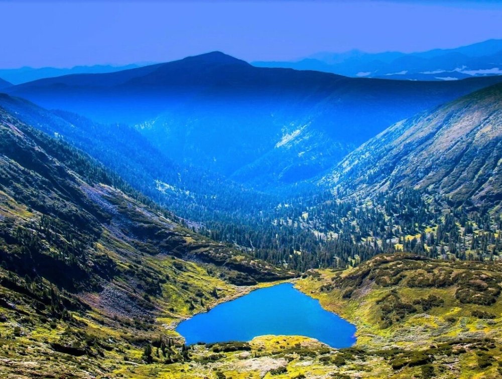 Хребет Хамар Дабан