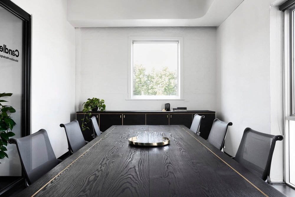 Стена в офисе