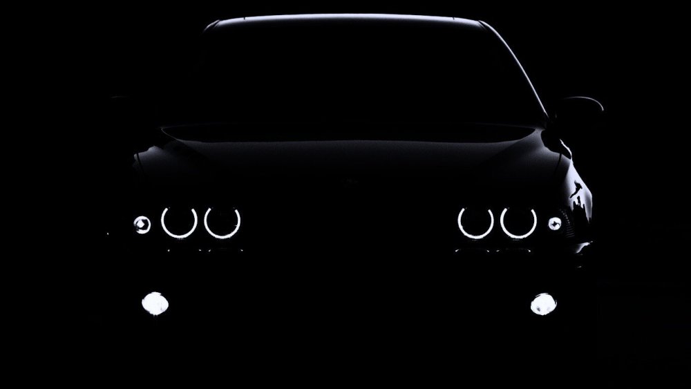 БМВ е39 в темноте