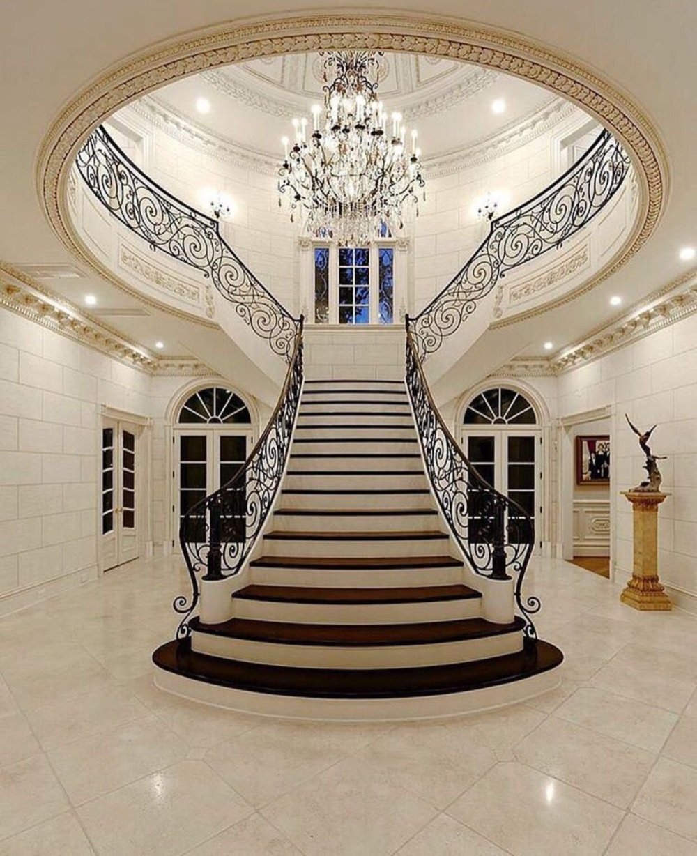 Красивые лестницы в элитных домах