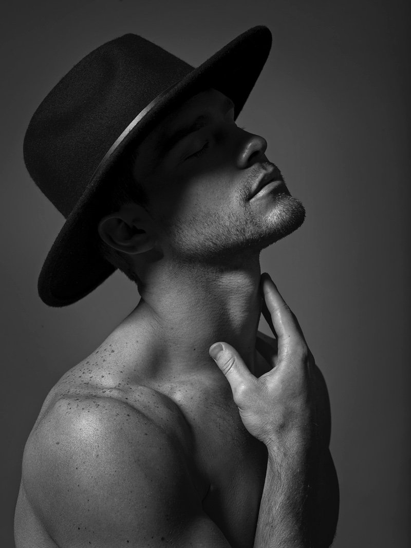 Мужик в шляпе