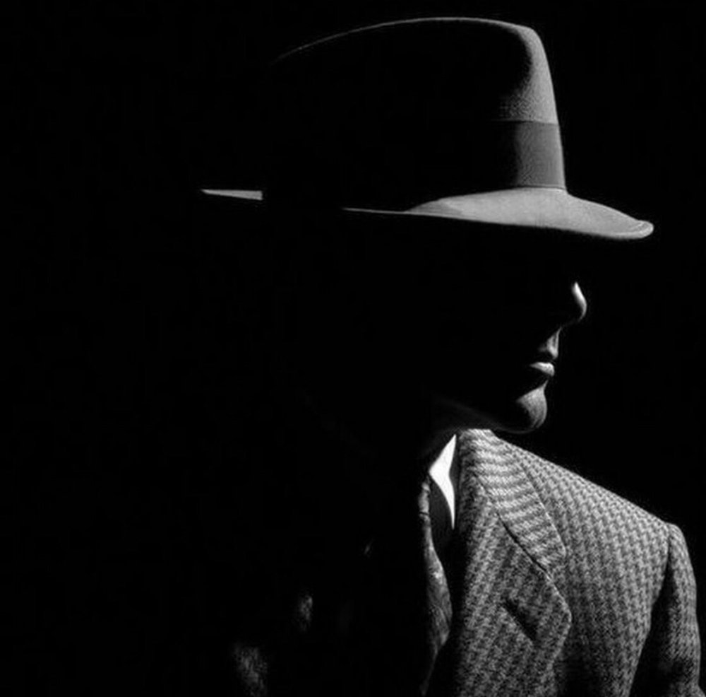 Мафия человек в шляпе